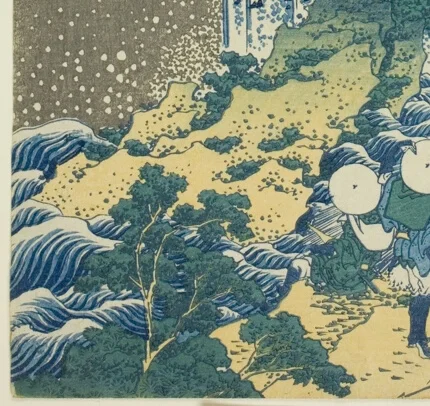 滝壺から流れる渦巻く波