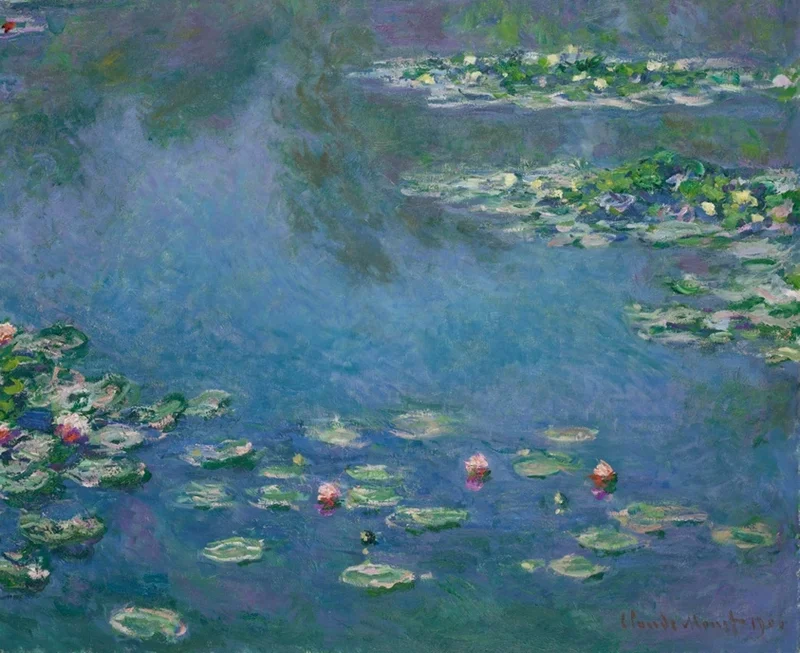 空を反射する明るい水面