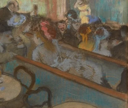 明るいドレスの女性