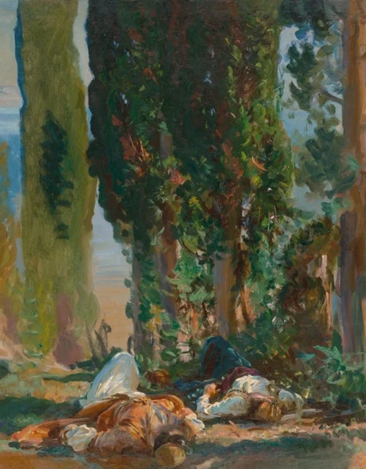 中央の巨大な糸杉