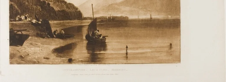 穏やかなファイン湖の水面