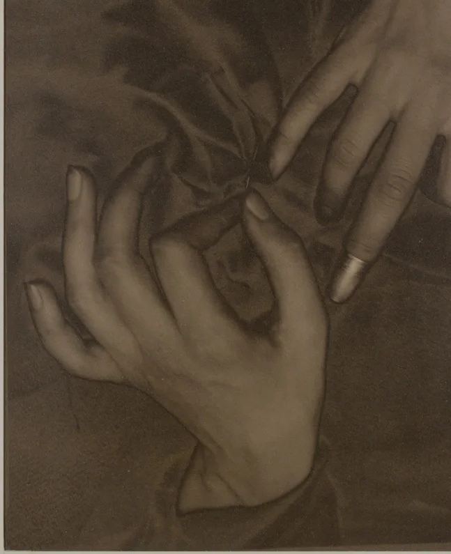 ジョージア・オキーフの左手