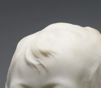 柔らかい髪の毛のカール