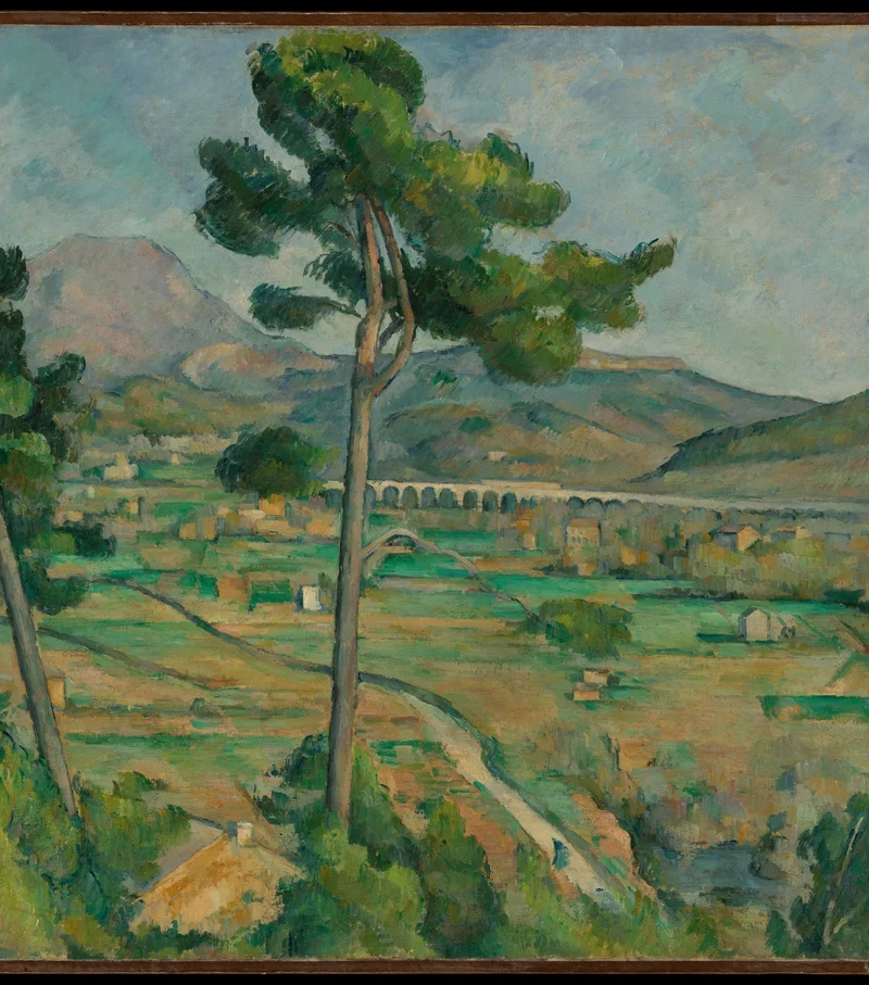 中央の大きな松の木